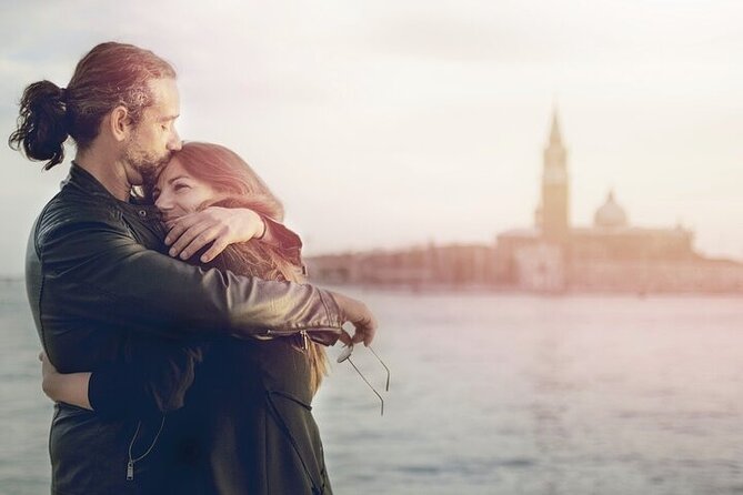 Private Gondola Ride and Photoshoot - Where you meet near St. Mark’s and how the walk ends at Rialto