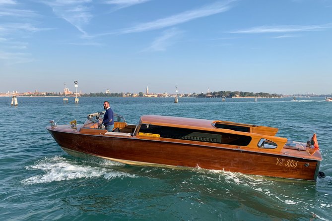 Private Grand Canal Boat Tour and Murano Glass Experience - 1 Hour on the Water: St Mark’s Square and Rialto by Boat