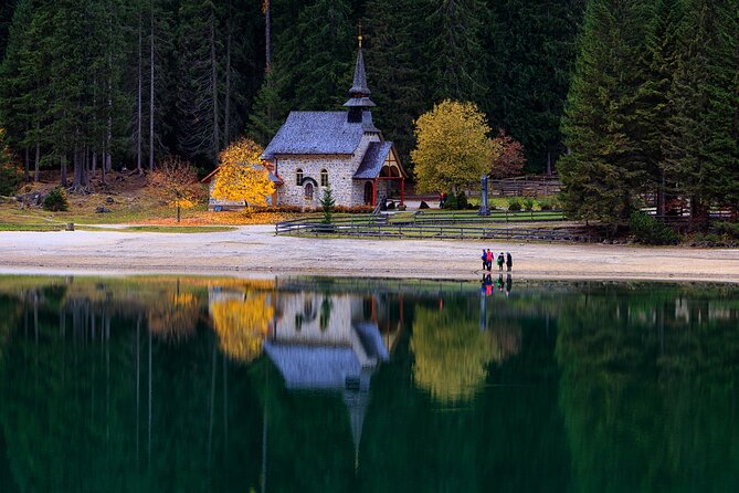 Private Hiking Tour to the Three Peaks, Lake Misurina and Braies - Lake Misurina walk: a short loop with stories you can picture