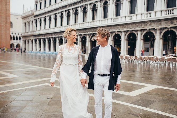 Private Photo Shoot in Venice with Gondola Ride Included - Ponte dei Sospiri: romance with a little drama
