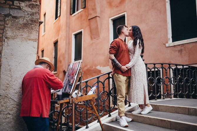 Private Photo Shoot in Venice with Gondola Ride Included - The private gondola ride: 30 minutes of photos from the water