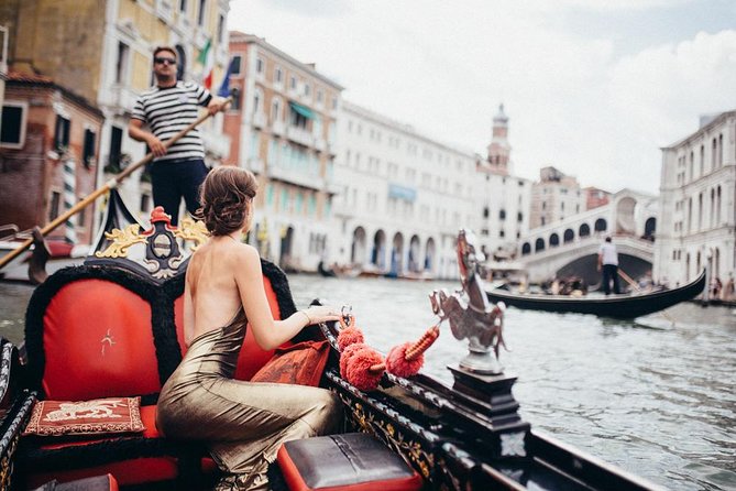 Private Photo Shoot in Venice with Gondola Ride Included - Working with Enzo: why a local photographer changes everything