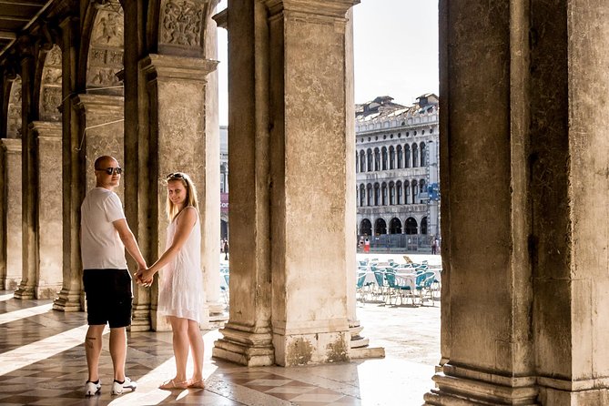 Private Photo Shoot & walking tour - What to wear and bring so the photos look effortless