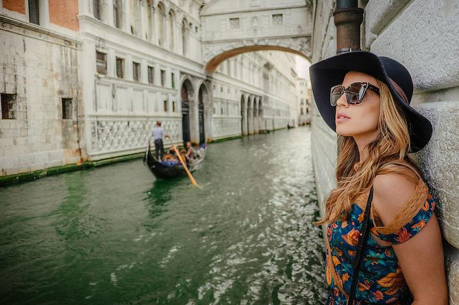 Private Photo Shoot & walking tour - Meeting up, hotel pickup, and how to not lose time