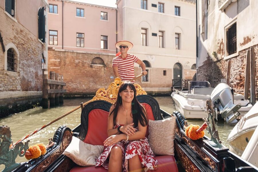Private Photoshoot of Your Gondola Ride in Venice - Key things I’d want you to know before booking
