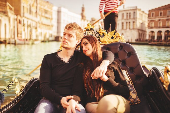 Private Photoshoot on Personal Gondola in Venice - St Mark’s Piazza to Doge’s Palace: Quick Icon Shots That Save Your Energy