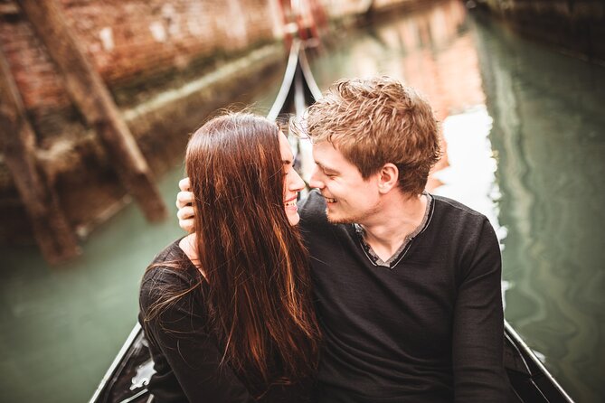 Private Photoshoot on Personal Gondola in Venice - How the Photos Work: Editing, Delivery, and the Buy-More Factor