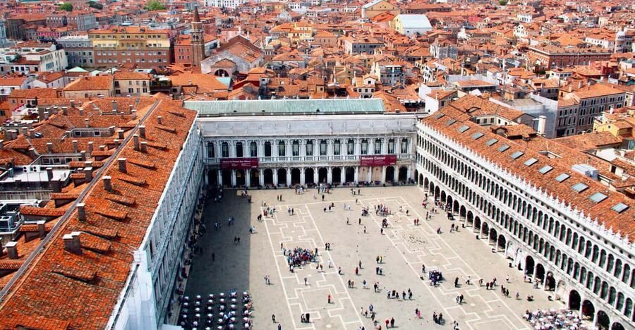 Private Saint Marks square and the Highlights of Venice - Saint Mark’s symbols: what you’re actually looking at