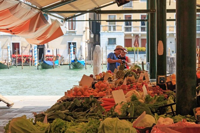 Private Tour: Venice Rialto Market, San Polo and Frari Church Walking Tour - Ponte di Rialto: The Commercial Heart Explained in Plain Language