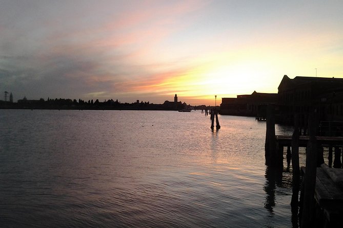 Private Tour: Venice Walk, Gondola, and Private Boat Tour ending on Murano Island with Venetian Lunch and Glass Factory Visit - Private Boat to Murano: Crossing the Venetian Lagoon Without the Hassle
