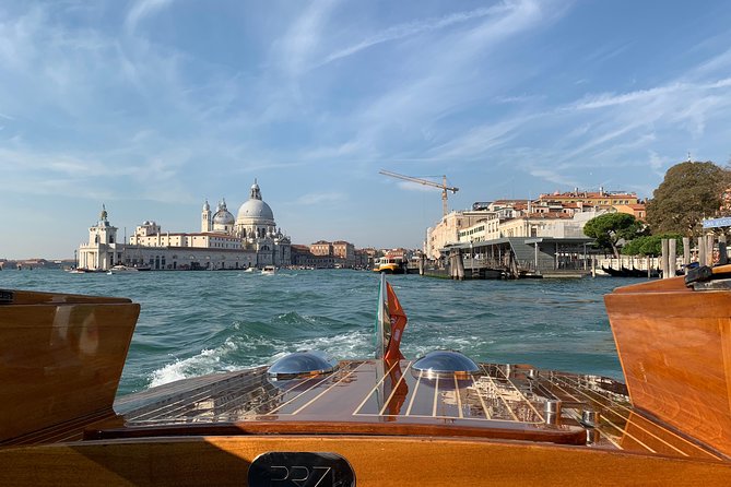 Private Transfer from Venice Airport to Hotel in Venice City Center - The Escort at Arrivals: Getting From Baggage Claim to Boat Fast