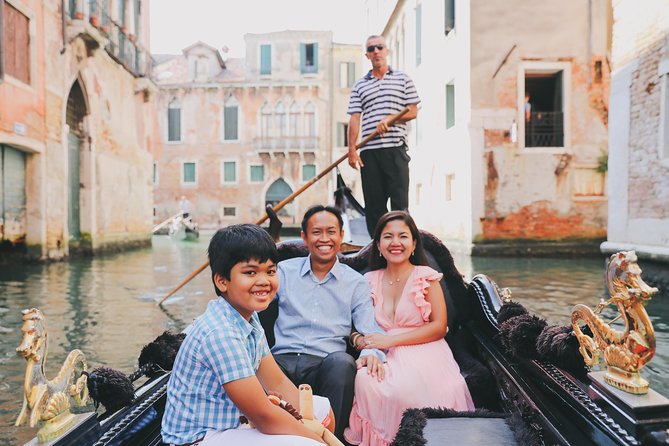 Private Vacation Photography Session with Local Photographer in Venice - Why a Private Venice Photo Session Beats Selfies