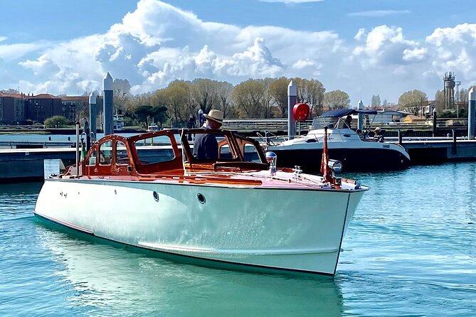 Private Venice Lagoon Boat Tour (7 hours) - Murano: a glass showroom stop that fits a real schedule