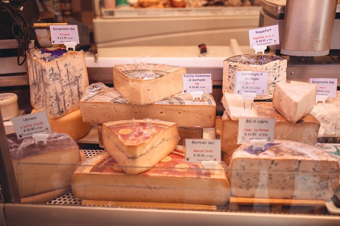 Private Venice Street Food Tour with a Sommelier - Rialto Market: the stop that puts Venice food on your map