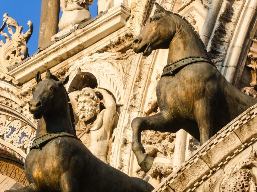 Private Venice Walking Tour and Gondola Ride - Palazzo Contarini del Bovolo: The Staircase Called Del Bovolo