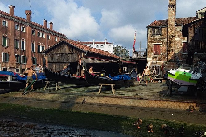 Private Venice walking tour plus Murano island lunch and glass factory visit - Price and logistics: is it good value for your travel style?