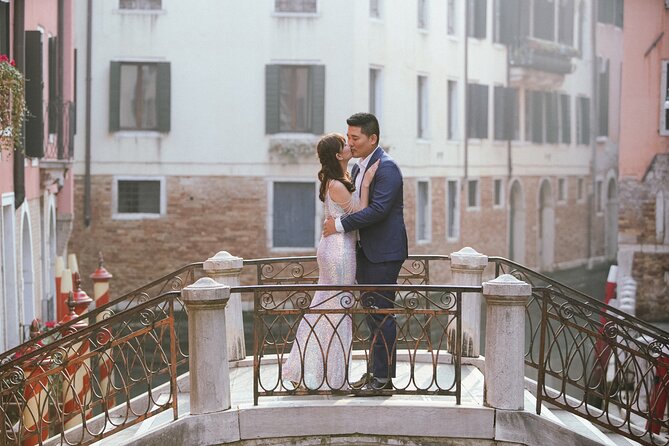 Professional Photoshoot in Venice - Rialto Area Start: Where the Session Builds Its Look
