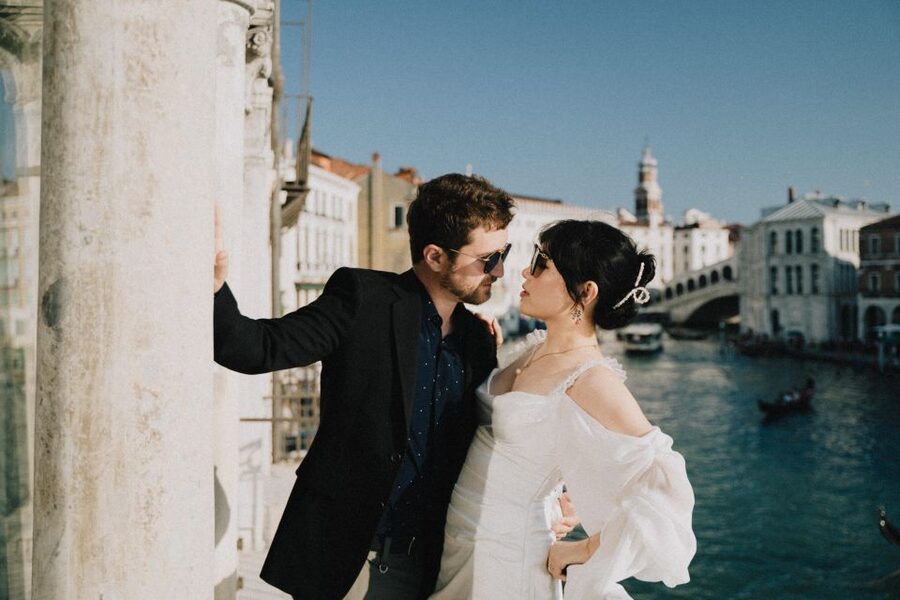 Professional Photoshoot in Venice - Private or Small Groups: Why the Format Matters
