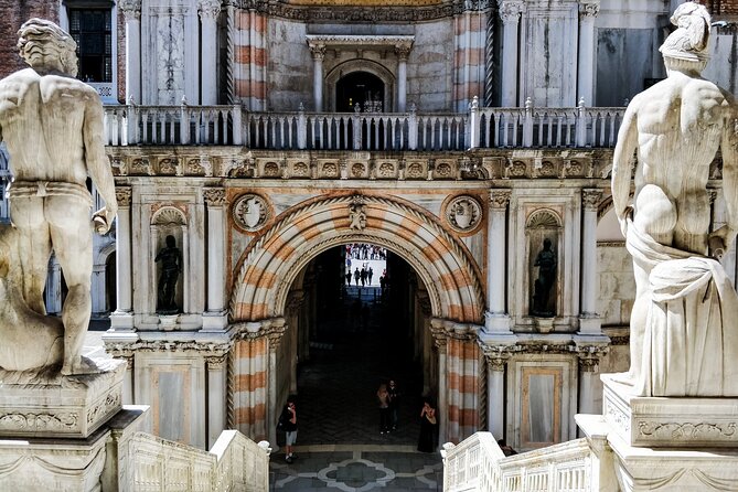 Public tour: Doge's Palace with St. Mark's Basilica & Gondolas - A tight combo: Doge’s Palace, St. Mark’s Basilica, and a Grand Canal gondola