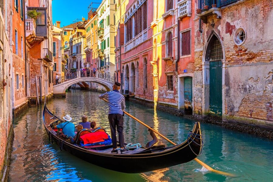 Ravenna Port to Venice with Deluxe Tour by Boat and Gondola - Water taxi transfers: seeing Venice the fast, classic way