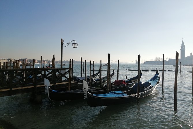 Rialto Farmers & Fish Market Food Tour in Venice with Wine Tasting & Sightseeing - Rialto market area: where the tour’s food story begins