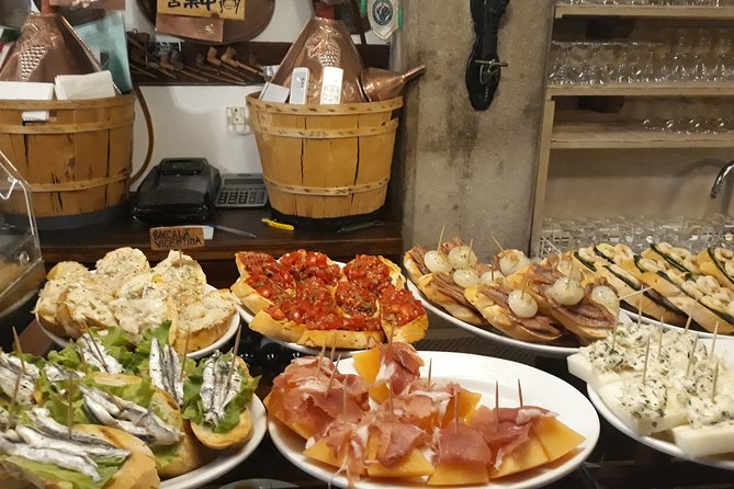 Rialto Market Food and Wine Lunchtime Tour of Venice - Stop 3: Campo San Bartolomeo—Venice corners at human speed