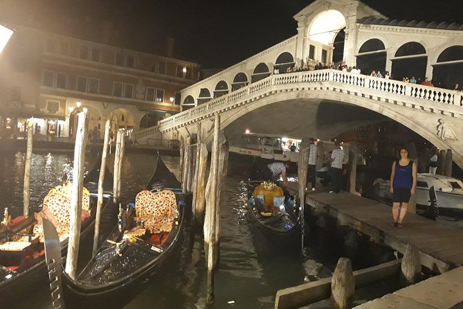 Rialto Market Food and Wine Lunchtime Tour of Venice - Stop 5: Canal Grande—walk-by views with fresh context