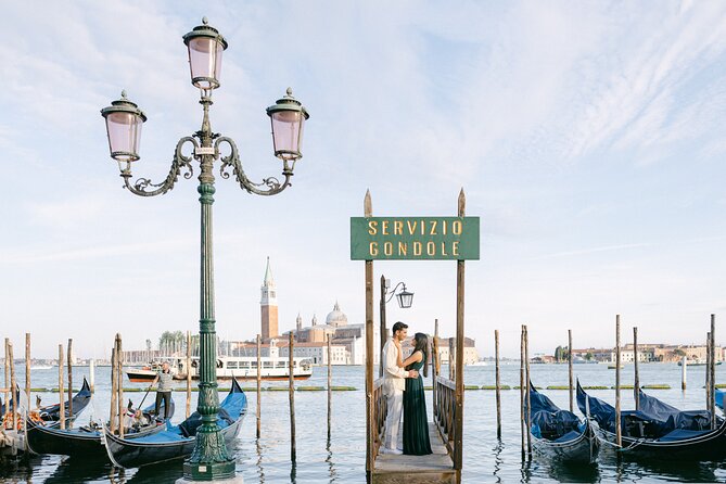 Romantic Photoshoot in Venice - St. Mark’s Square: your session starts where Venice looks cinematic