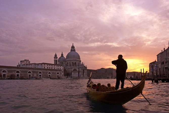 Romantic Venice: 30 Minute Gondola Ride with Serenade - Key things to know before you go