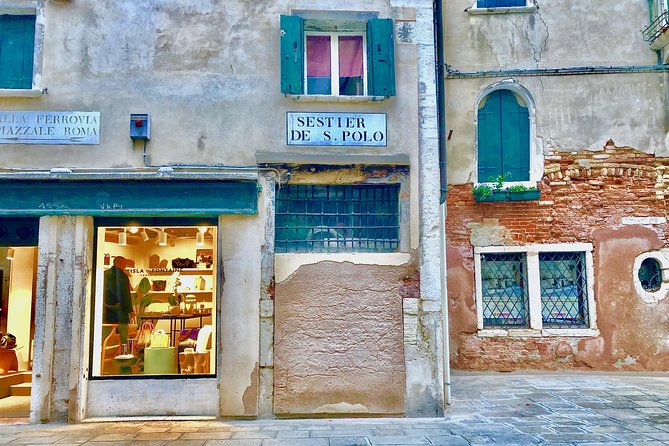 San Polo, Rialto & Frari: 2-Hour Private Walking Tour in Venice - Il Gobbo di Rialto (and the power of small stops)