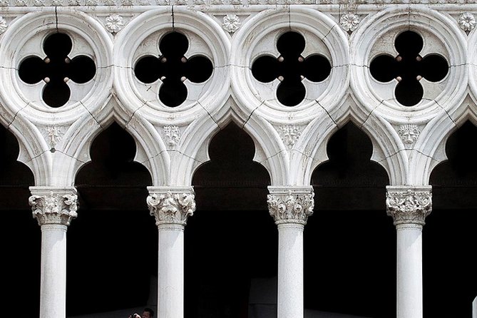 Skip the Line: Doge's Palace Guided Tour in Venice - Crowds, Timing, and the 1 Hour 15 Minute Factor