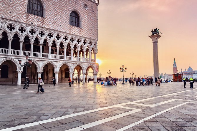 Skip the line Doge's Palace Guided Walking Tour in Venice - Starting in St. Mark’s Square, not the line