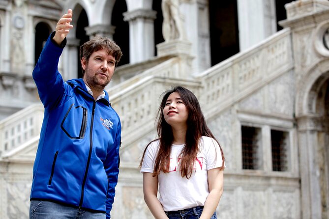Skip-the-Line: Doge's Palace & St. Mark's Basilica Fully Guided Tour - Piazza San Marco first: your fast start in the busiest square