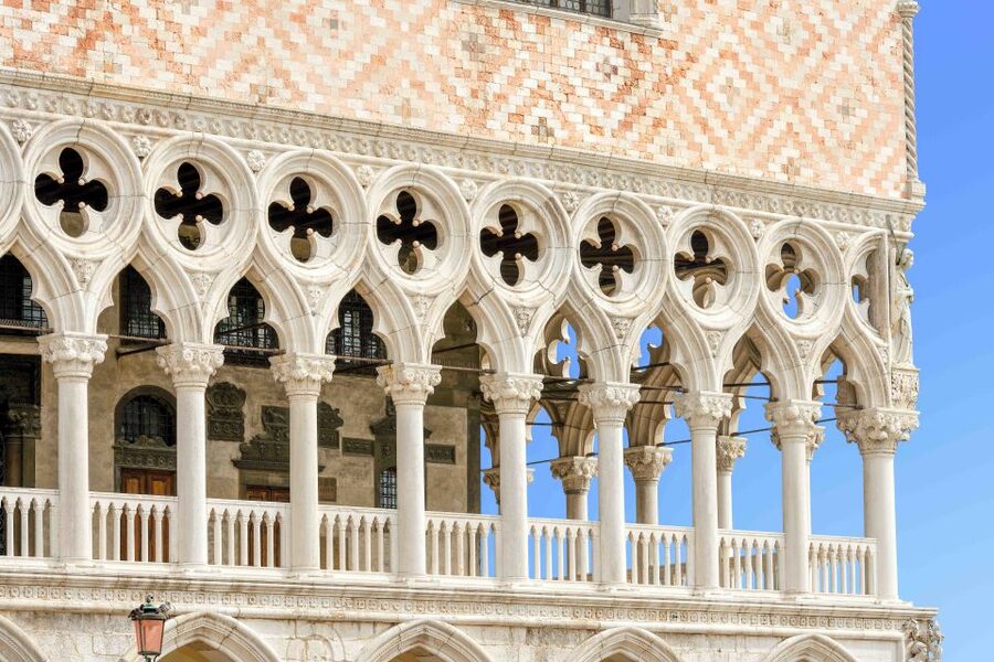 Skip-the-Line Guided Tour of Doge's Palace - Byzantine meets Venice: architecture you can actually spot