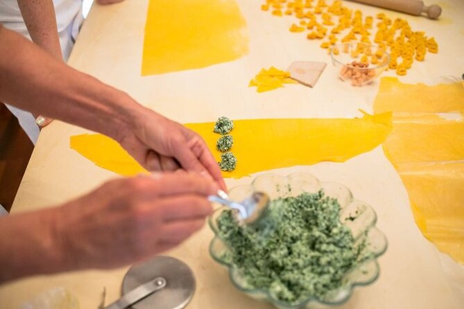 Small Group Pasta and Tiramisu Class at Local's Home in Venice - Aperitivo and drinks: the included sips matter