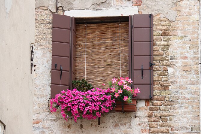Small Group Tour Historical and Charming Venice Jewish Ghetto - Synagogues outside only: a limitation with a purpose
