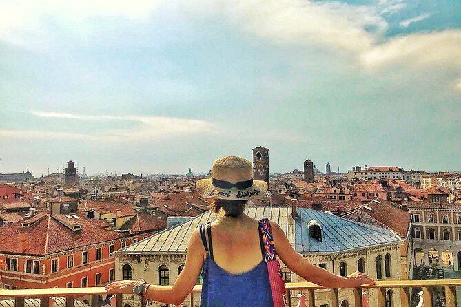 Small Group Tour to Venice departing from Abano Terme - Rialto Bridge and Rialto Market: the economic Venice stop