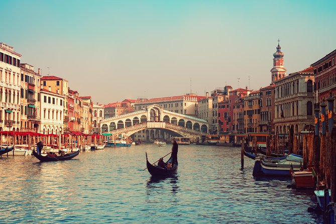Small Group Venice Grand Canal Panoramic Tour - Ca’ Pesaro, Ca’ Vendramin Calergi, and the Canal’s social ladder
