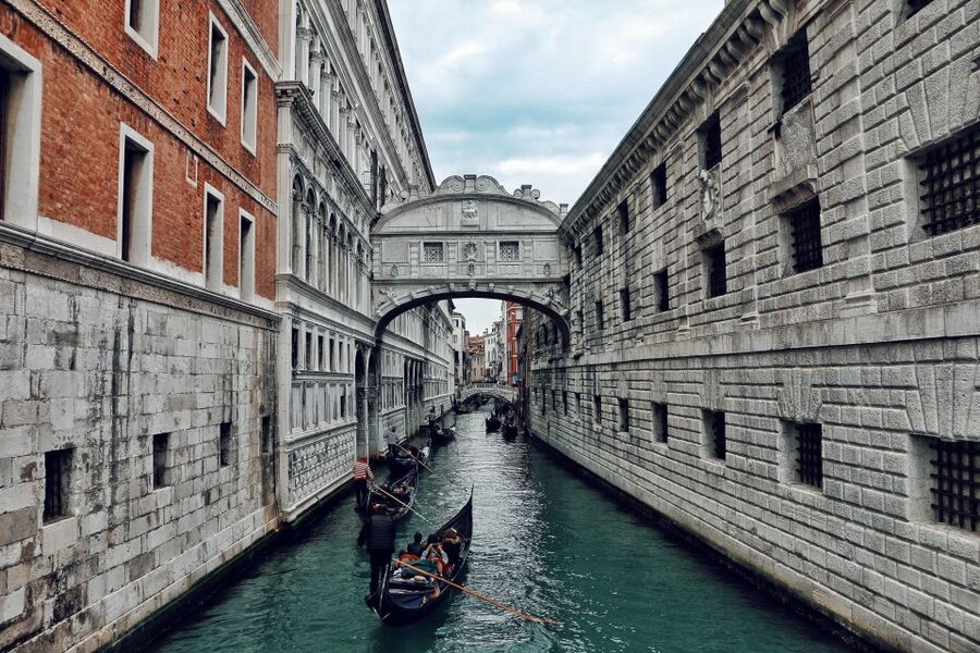 St. Mark’s Basilica, Doge’s Palace & Glass Factory Tour - Murano glass factory demonstration: the craft behind the souvenir shop look