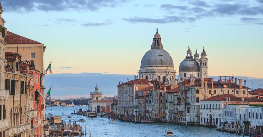 St. Mark’s Basilica, Doge’s Palace & Glass Factory Tour - St Mark’s Basilica highlights: golden mosaics, Byzantine style, and how to not miss the point