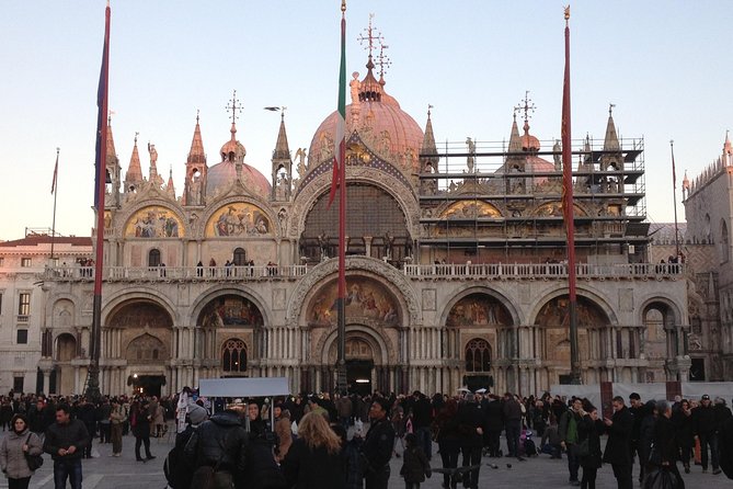 St. Mark's Basilica Skip-the-Line Guided Tour - Inside the Basilica: Gold Mosaics and How to Look