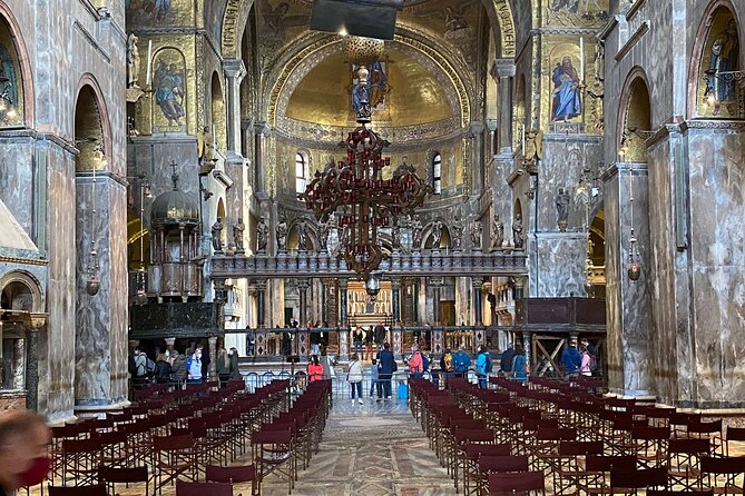 St. Mark's Cathedral Priority Guided Tour & History Gallery - Audio Guide vs. Live Guide: Choose the Right Learning Style