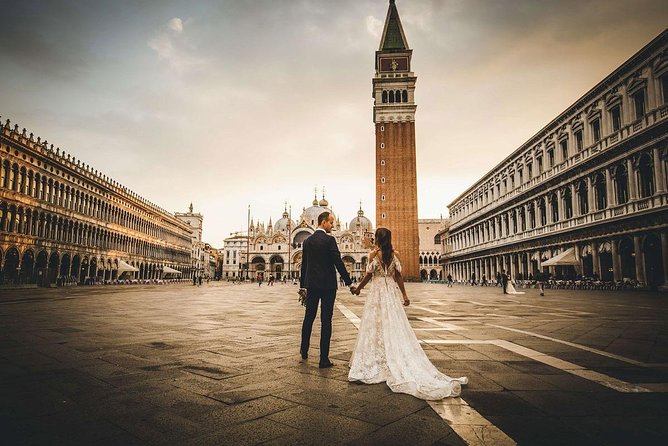 Sunrise Couple Photoshoot Tour - Where You Meet and How the Morning Timeline Fits