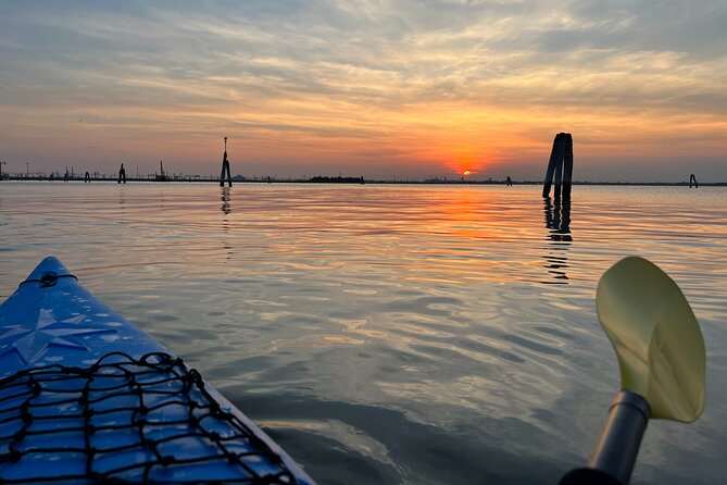Sunset Kayak Tour in Venice: Discovering the City’s Canals - Your Route: 3–5 km Through Canals, Bridges, And The Lagoon Edge