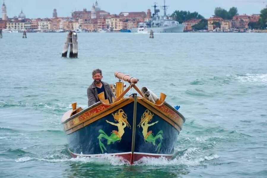 Sunset Venetian lagoon with prosecco - FAQ