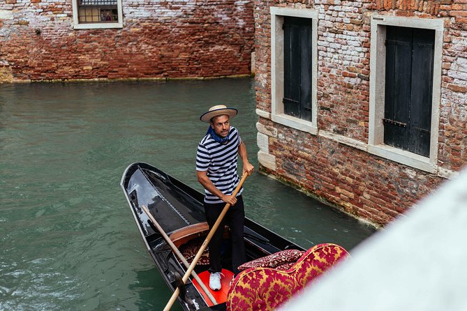 The Best of Venice: San Marco Highlights & Gondola Ride - Stop 2: Piazza San Marco’s Lowest Point and Main-Square Reality (About 40 Minutes)