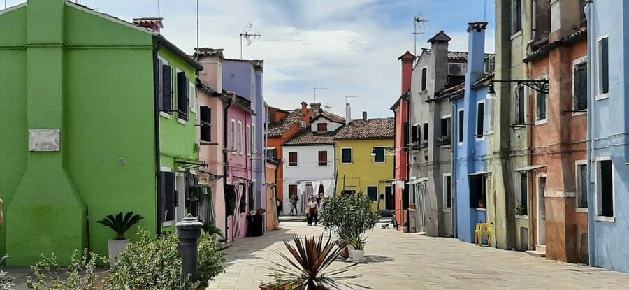 The gems of the lagoon. Torcello Burano Murano - The vaporetto ride: Venice you can feel between islands