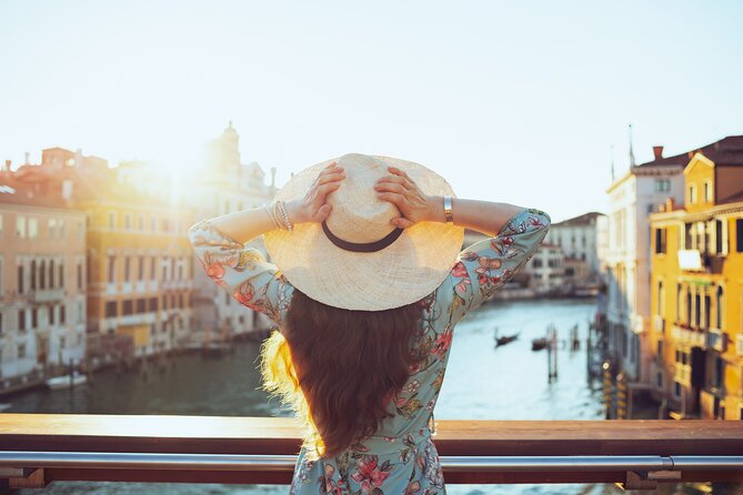 The Grand Canal & Rialto Bridge Private Photo Shoot - Ponte di Rialto: the bridge that needs planning, not luck