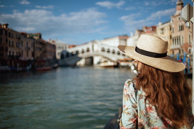 The Grand Canal & Rialto Bridge Private Photo Shoot - The side streets after Rialto: when your photos stop looking like everyone else’s