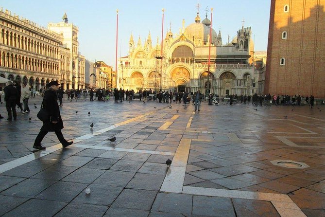 The Heart of Venice: A Self-Guided Audio Tour - Campo San Salvador’s tall marble column and the 1848 revolt